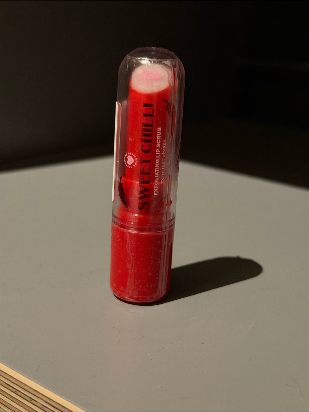 Makeup Revolution Sweet chili Exfoliating Lip Scrub - Red
